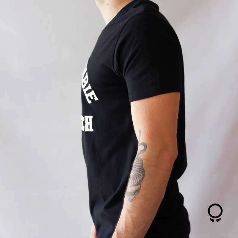 REMERA ABERCROMBIE NEGRA ESTAMPA GRANDE