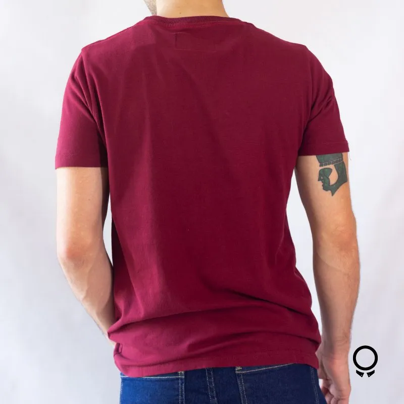 REMERA ABERCROMBIE BORDO CUELLO REDONDO ESTAMPA ABERCROMBIE