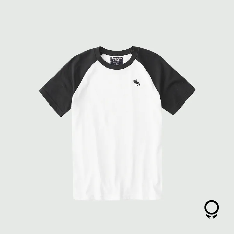 REMERA ABERCROMBIE CUELLO REDONDO BLANCO MANGA NEGRA