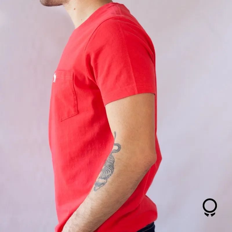 REMERA ABERCROMBIE CUELLO REDOMDO ROJO CON BOLSILLO LOGO BLANCO
