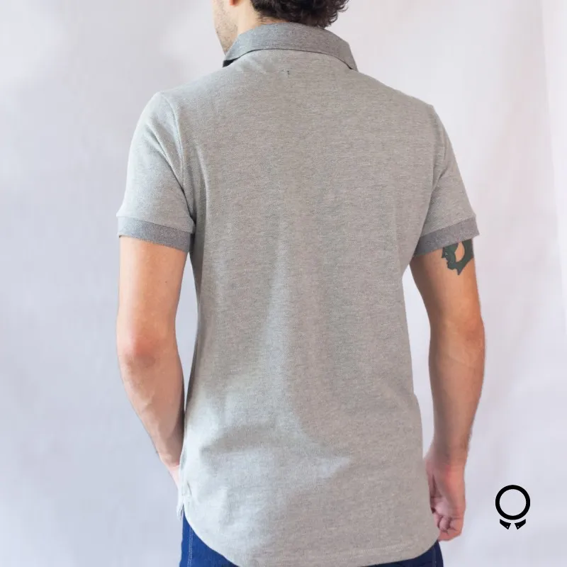 REMERA ABERCROMBIE CUELLO POLO GRIS