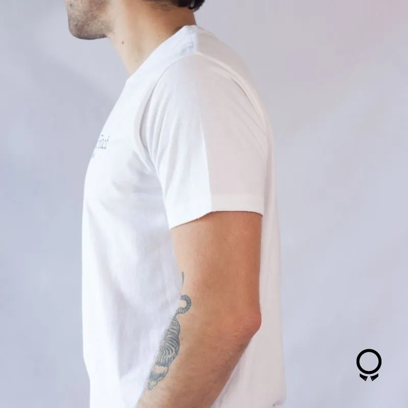 REMERA ABERCROMBIE CUELLO REDONDO BLANCO ESTAMPA FITCH
