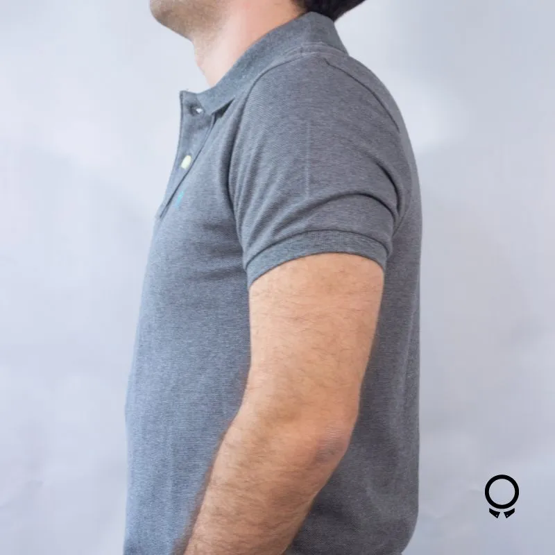 REMERA ABERCROMBIE CUELLO POLO GRIS LOGO TURQUESA