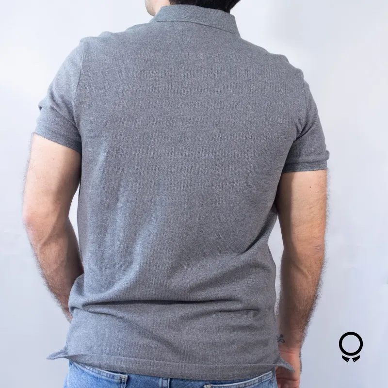 REMERA ABERCROMBIE CUELLO POLO GRIS LOGO TURQUESA