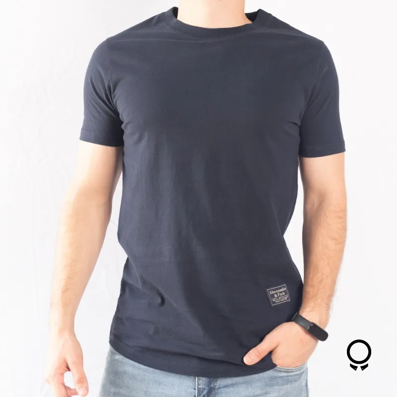 REMERA ABERCROMBIE CURVA AZUL MARINO