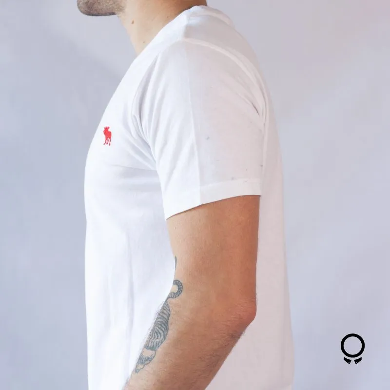 REMERA ABERCROMBIE BLANCO LOGO ROJO