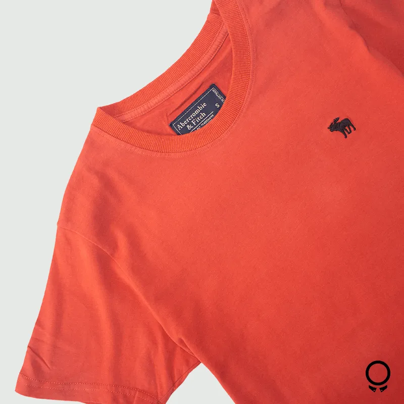 REMERA ABERCROMBIE NARANJA LOGO NEGRO