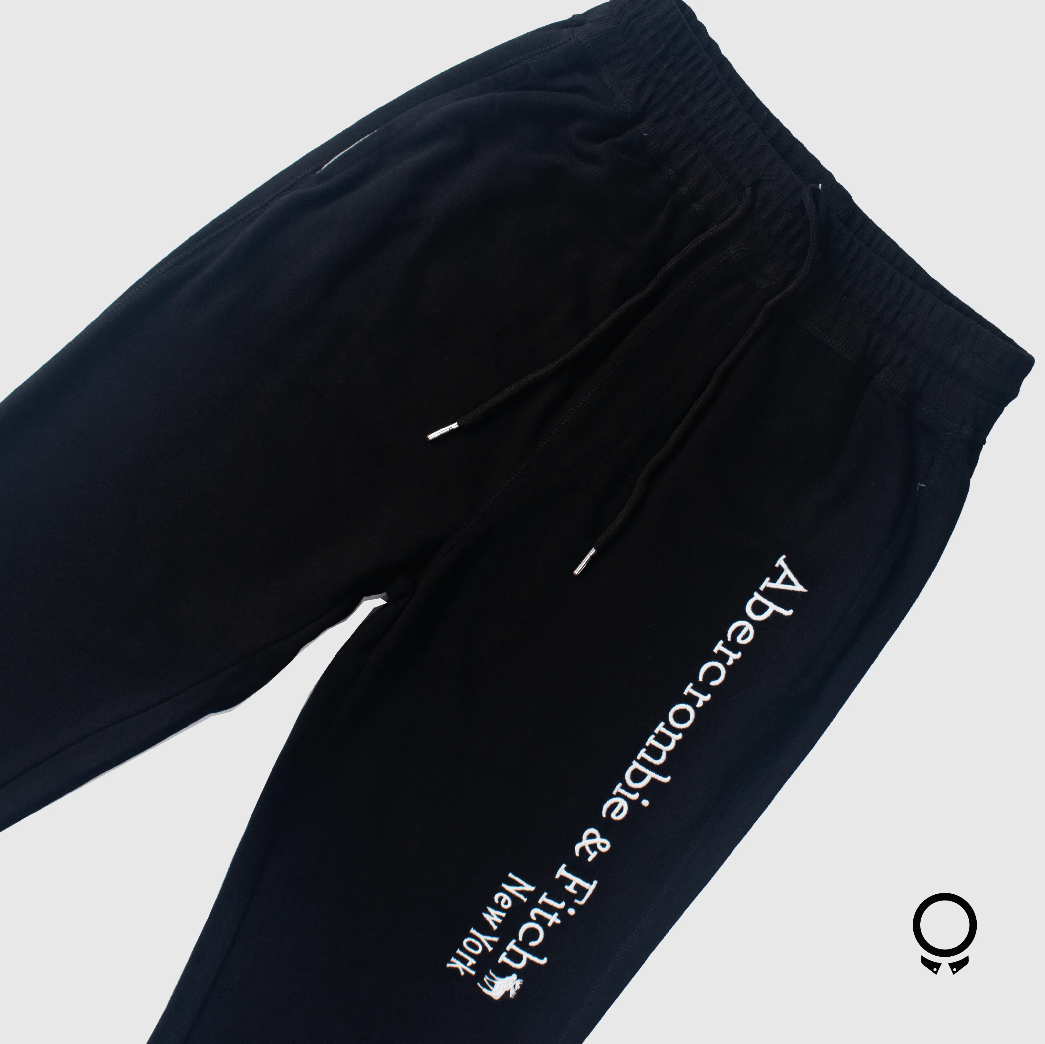 JOGGER ABERCROMBIE NEGRO LETRAS