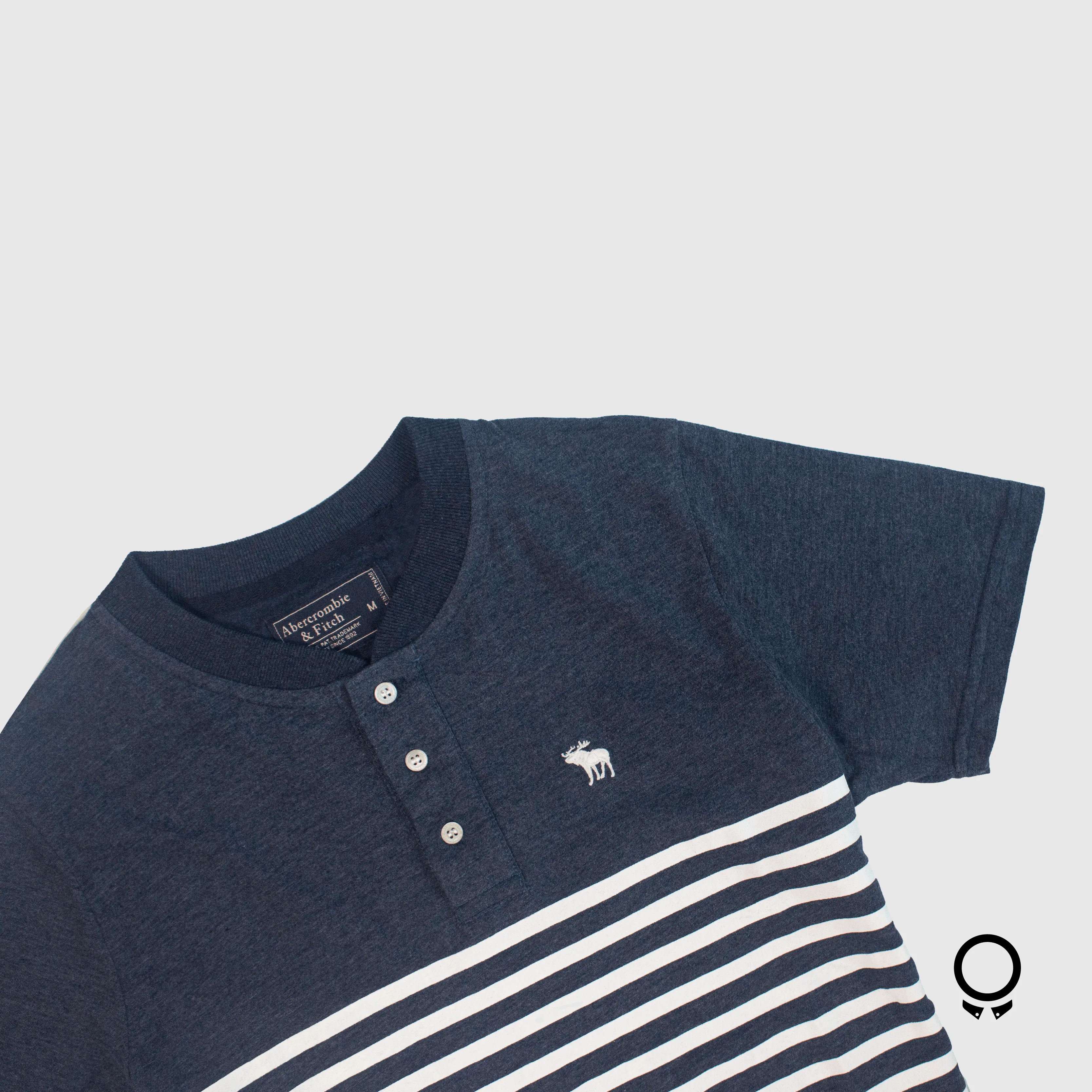 REMERA ABERCROMBIE HENLEY AZUL RAYADA