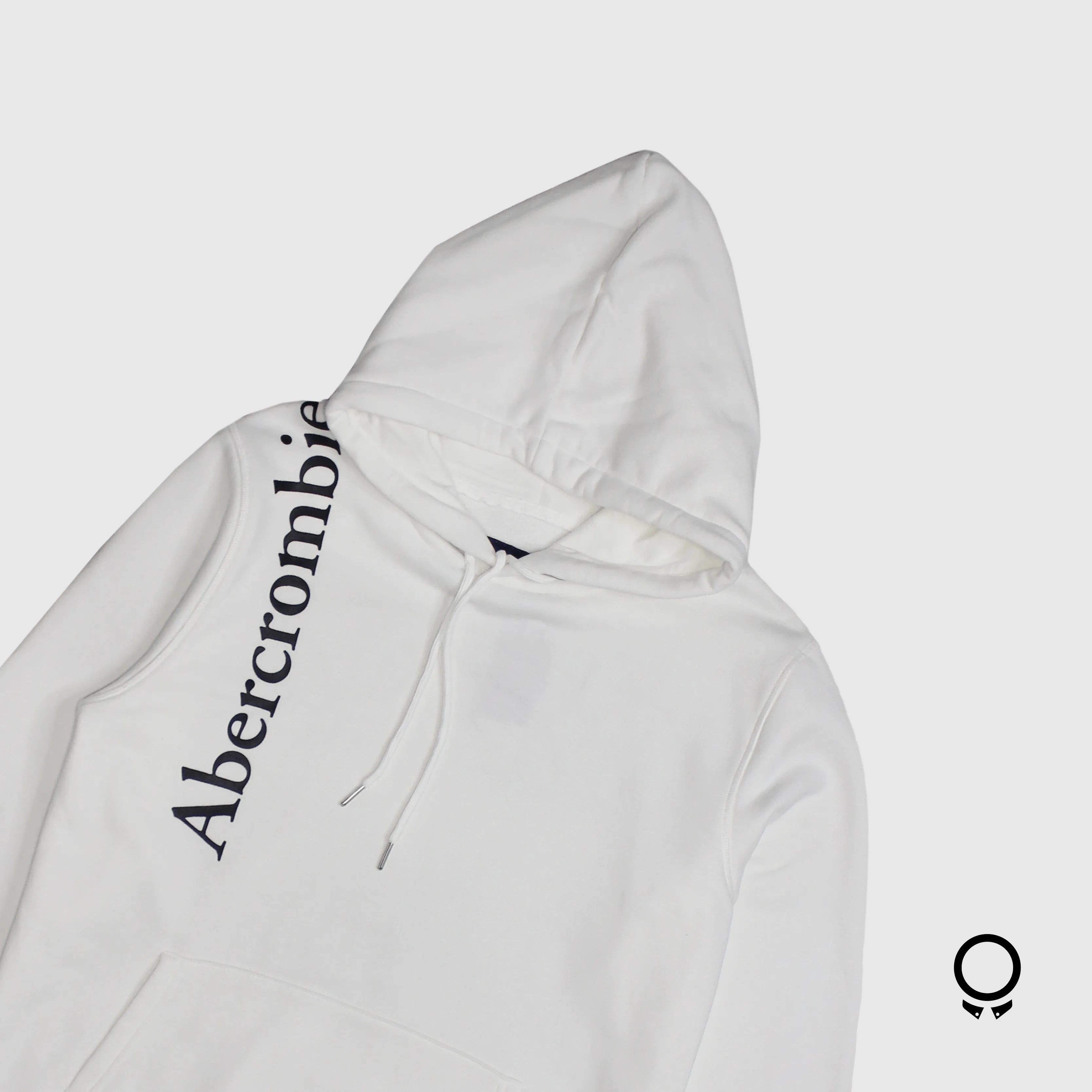 HOODIE ABERCROMBIE BLANCO LETRA VERTICAL