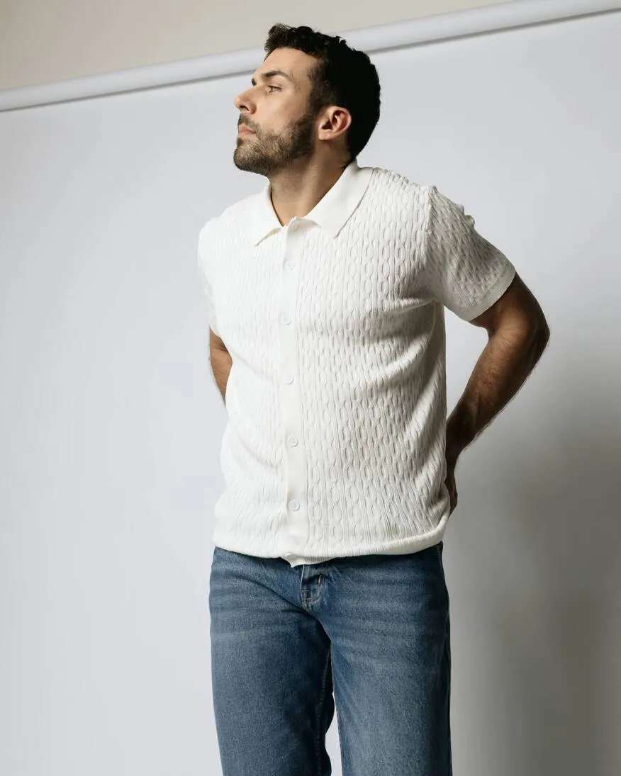 REMERA ABERCROMBIE CUELLO POLO CON BOTONES MARFIL