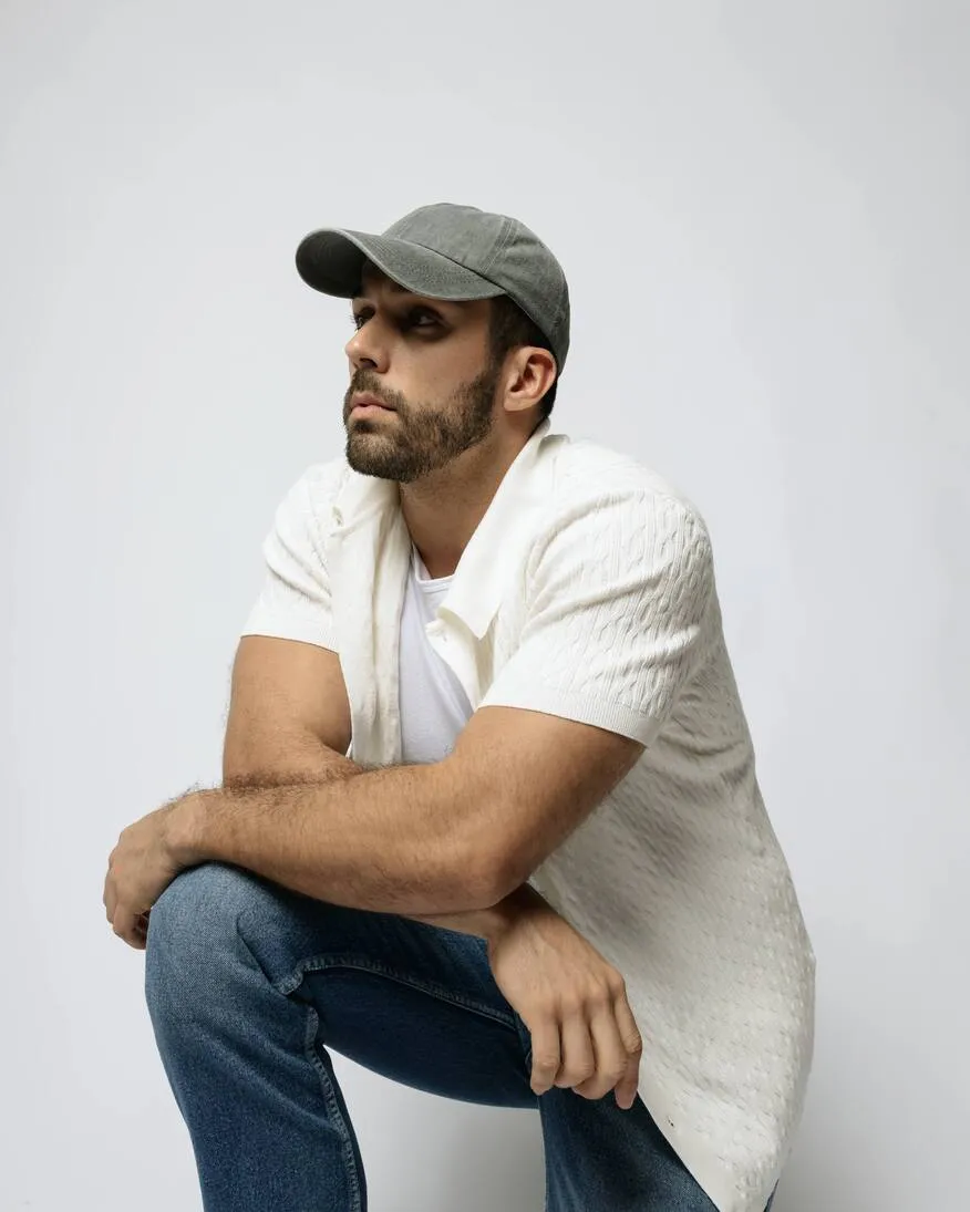 REMERA ABERCROMBIE CUELLO POLO CON BOTONES MARFIL