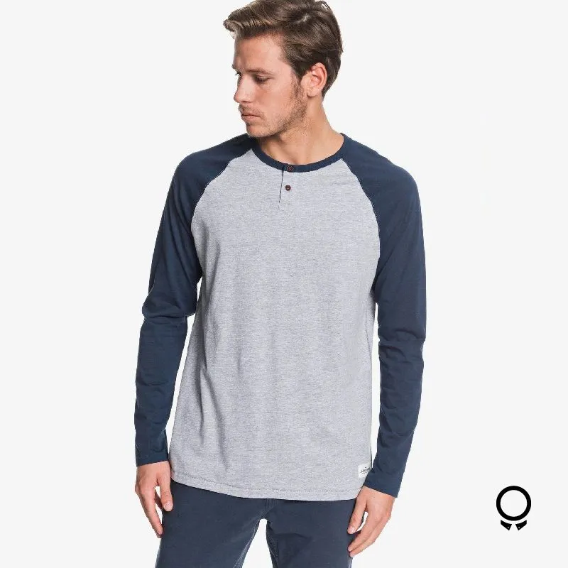 REMERA QUIKSILVER  MANGAS LARGAS GRIS CON AZUL
