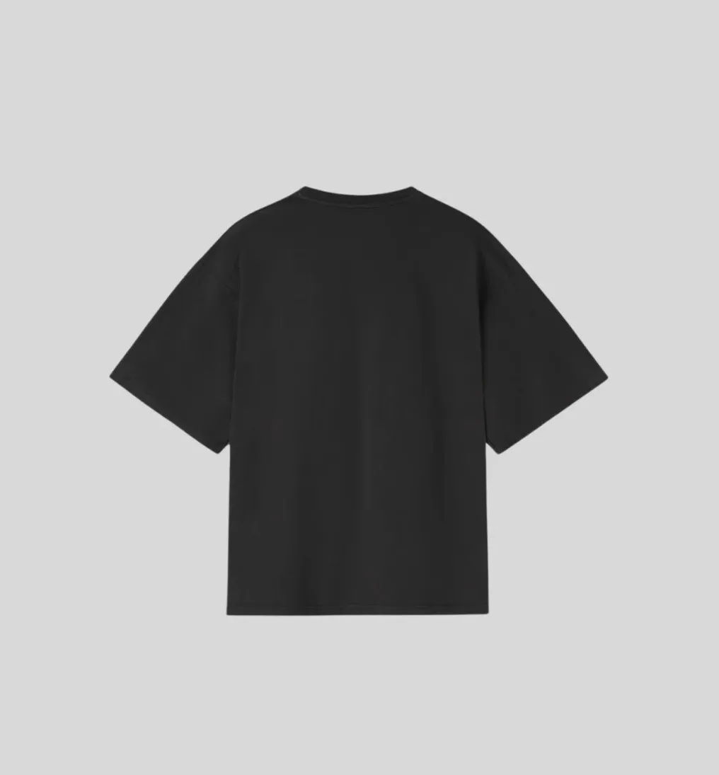 REMERA LIBERATO OVERSIZE NEGRA CORAZON ALBIROJO
