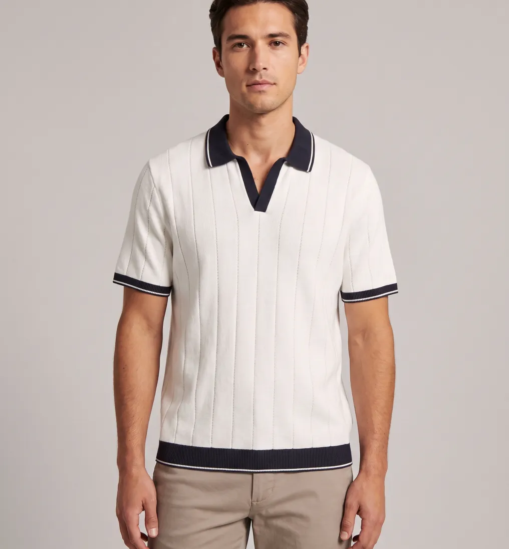 REMERA ABERCROMBIE JOHNNY COLLAR BLANCA CON NEGRO
