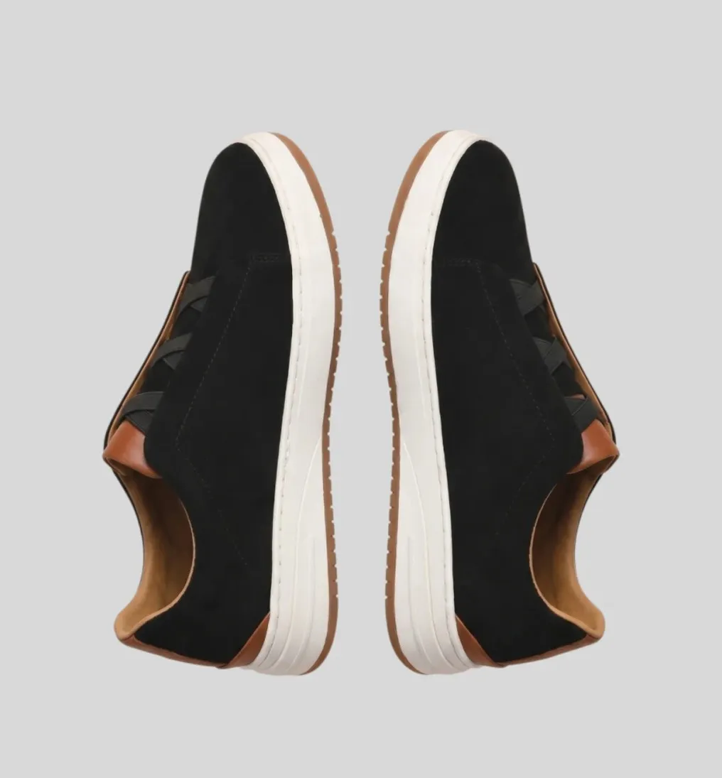 ZAPATO LIBERATO DE GAMUZA NEGRA