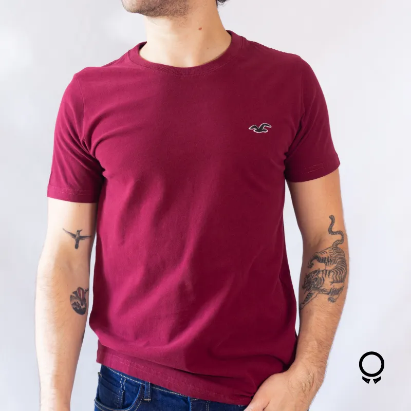 REMERA HOLLISTER CUELLO REDONDO BORDO