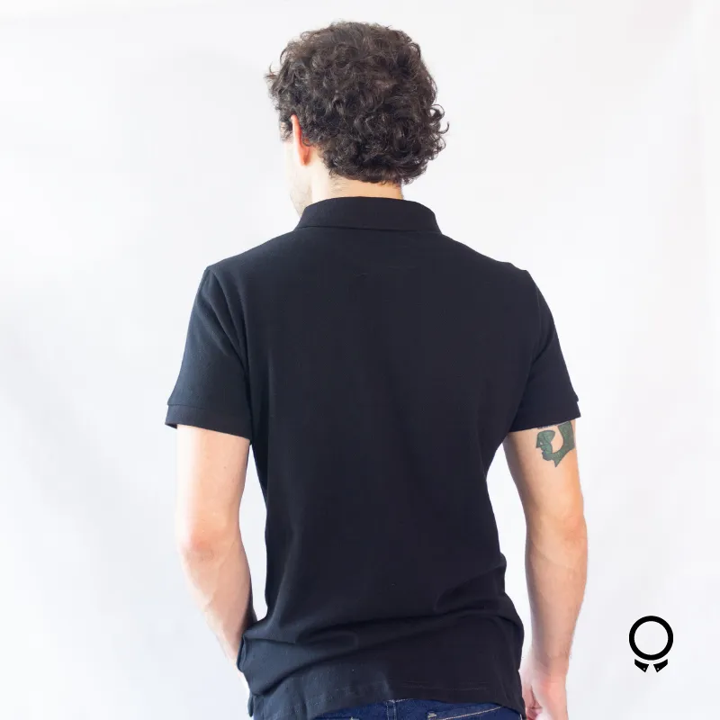 REMERA HOLLISTER CUELLO POLO NEGRO