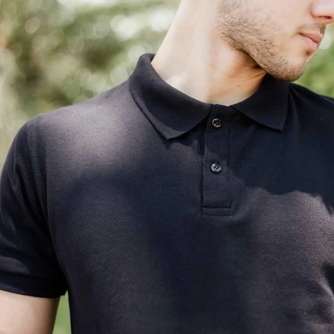 REMERA LIBERATO BASICS CUELLO POLO NEGRA
