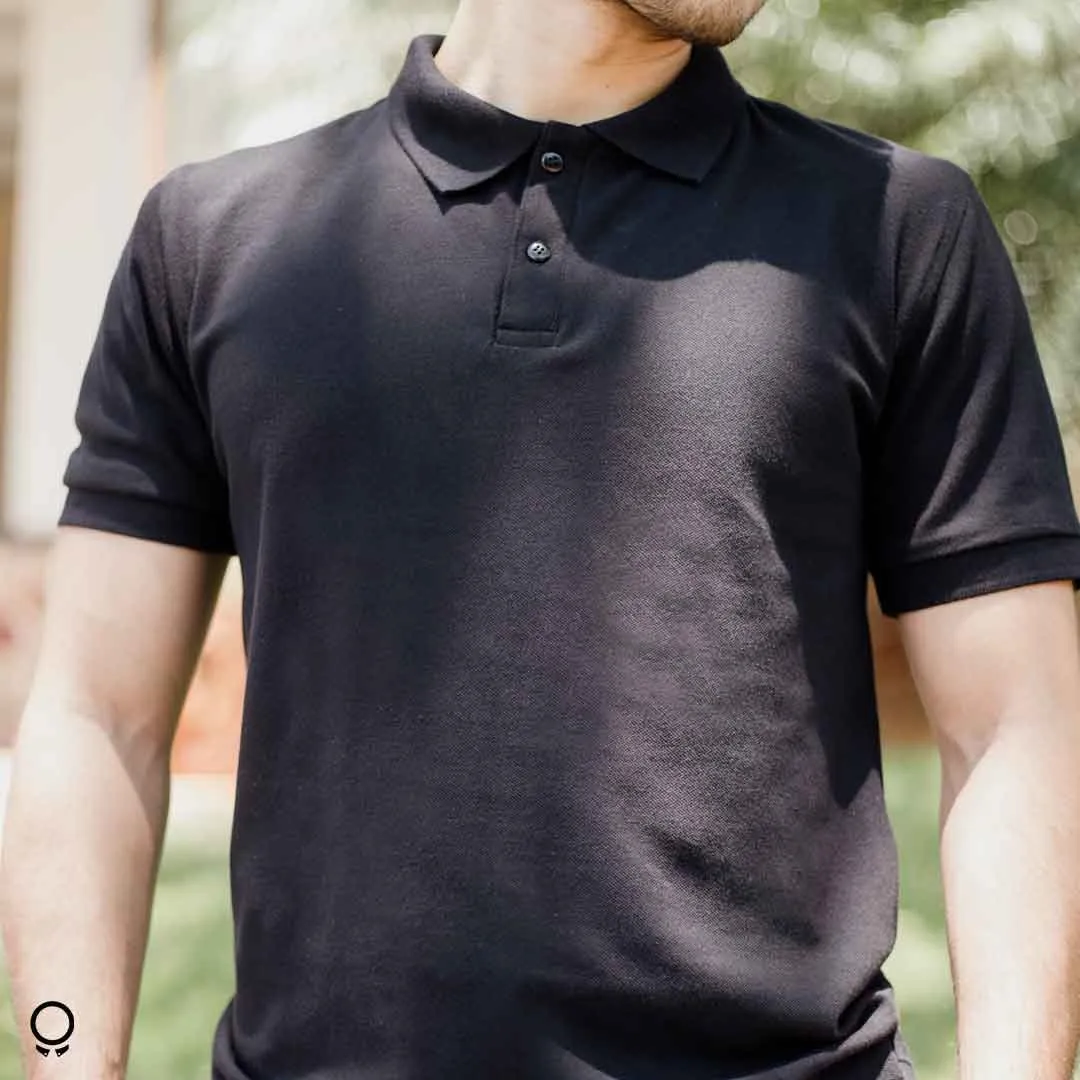 REMERA LIBERATO BASICS CUELLO POLO NEGRA