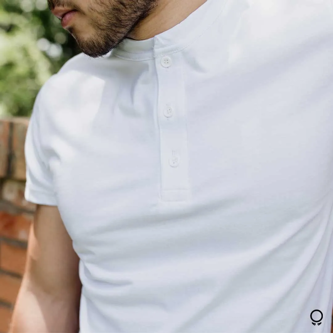 REMERA LIBERATO BASICS HENLEY BLANCO