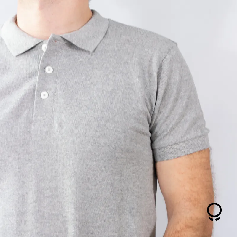 REMERA LIBERATO BASICS CUELLO POLO GRIS