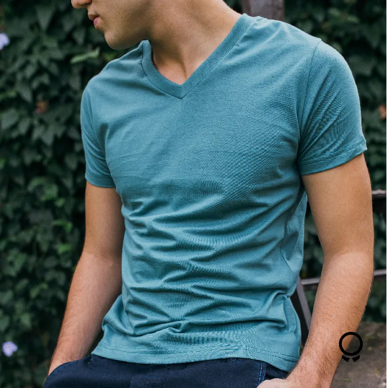 REMERA LIBERATO BASICS CUELLO V VERDE