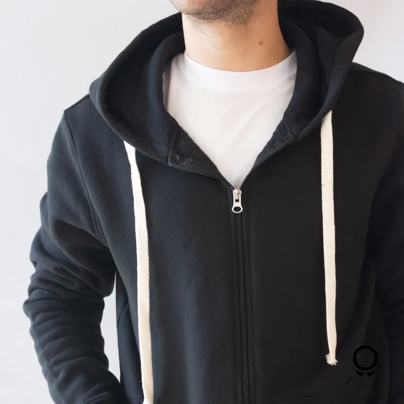 CAMPERA CON CAPUCHA LIBERATO BASICS NEGRO