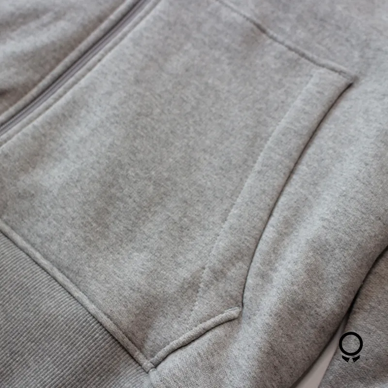 CAMPERA CON CAPUCHA LIBERATO BASICS GRIS