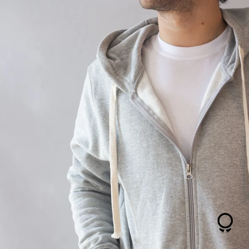 CAMPERA CON CAPUCHA LIBERATO BASICS GRIS