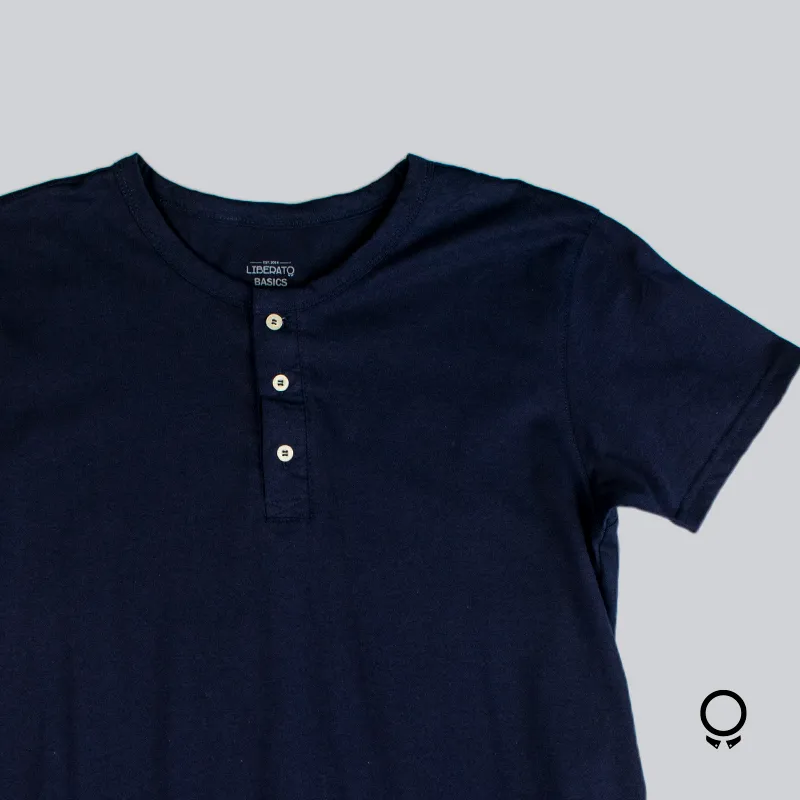 REMERA LIBERATO BASICS CUELLO AZUL MARINO