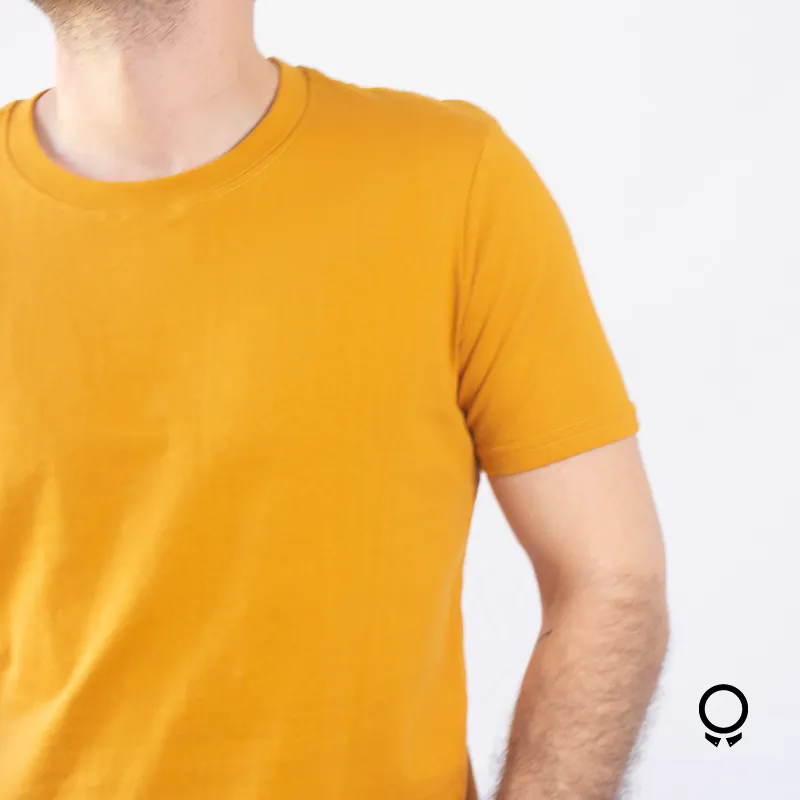 REMERA LIBERATO BASICS  CUELLO REDONDO MOSTAZA