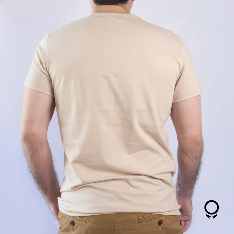 REMERA LIBERATO BASICS CUELLO HENLEY BEIGE