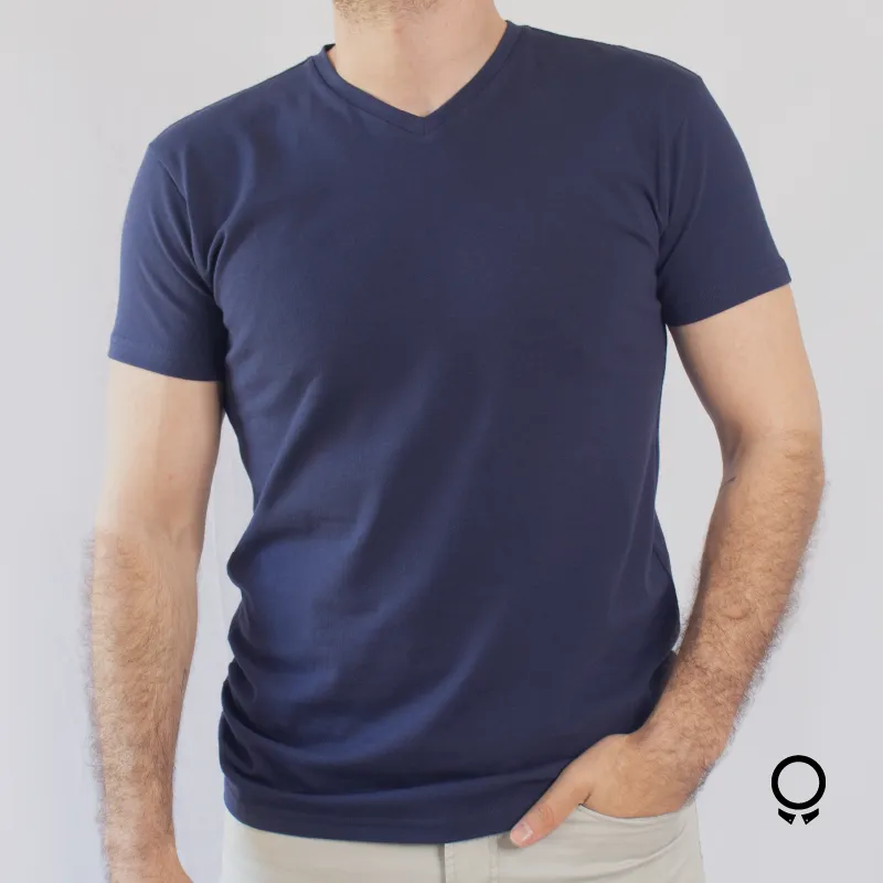 REMERA LIBERATO BASICS PREMIUM TEE V AZUL MARINO
