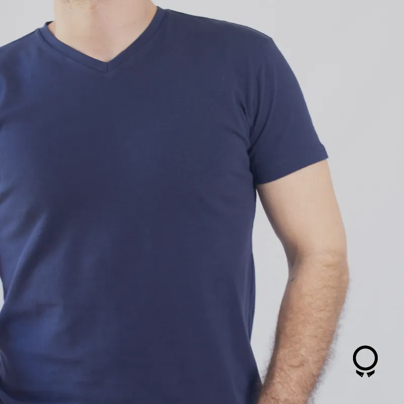 REMERA LIBERATO BASICS PREMIUM TEE V AZUL MARINO