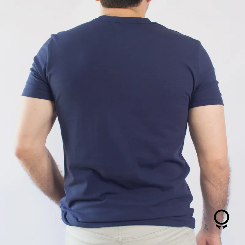 REMERA LIBERATO BASICS PREMIUM TEE V AZUL MARINO