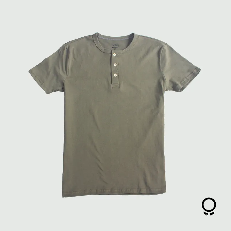 REMERA LIBERATO BASICS HENLEY VERDE