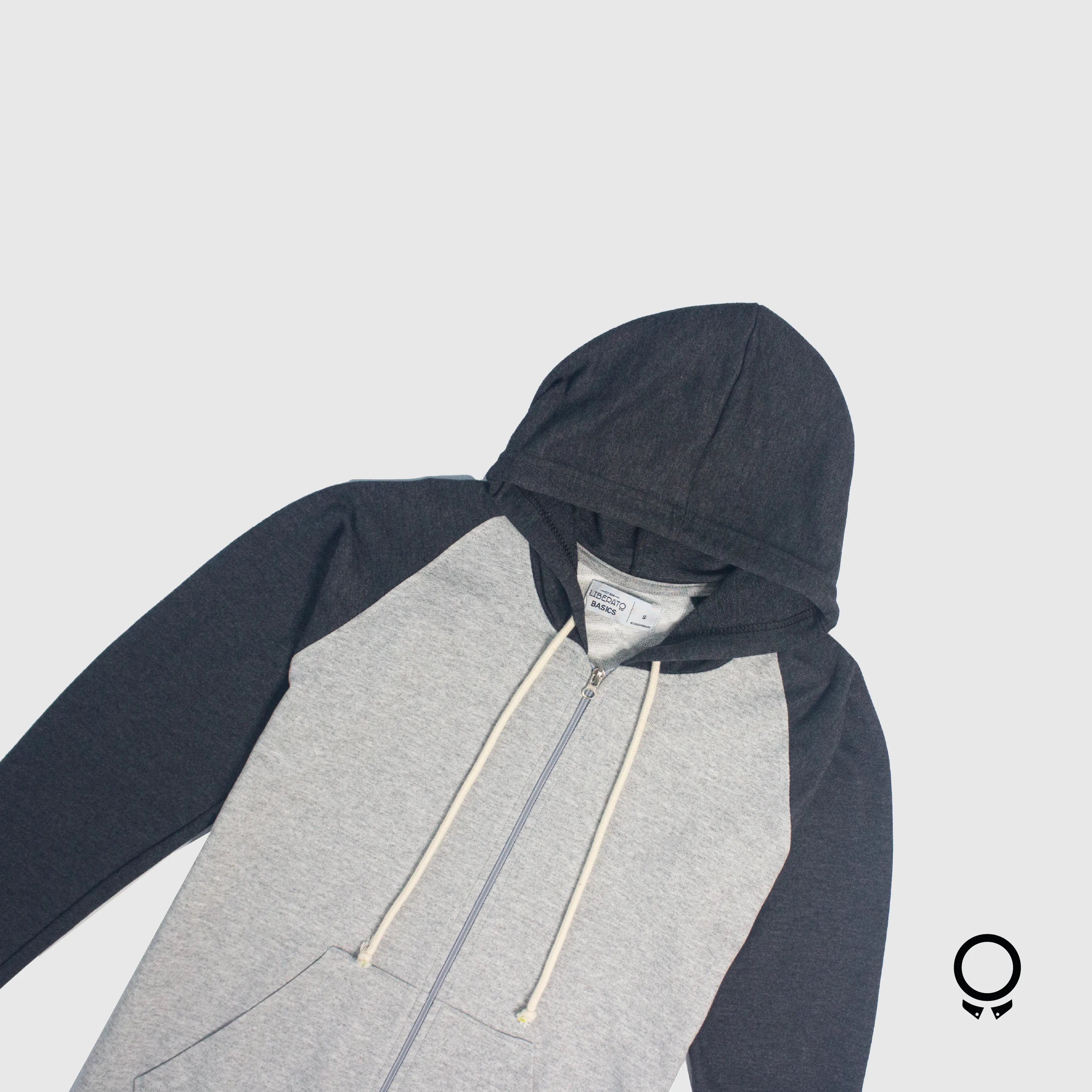 CAMPERA LIBERATO BASICS GRIS COMBINADO NEGRO