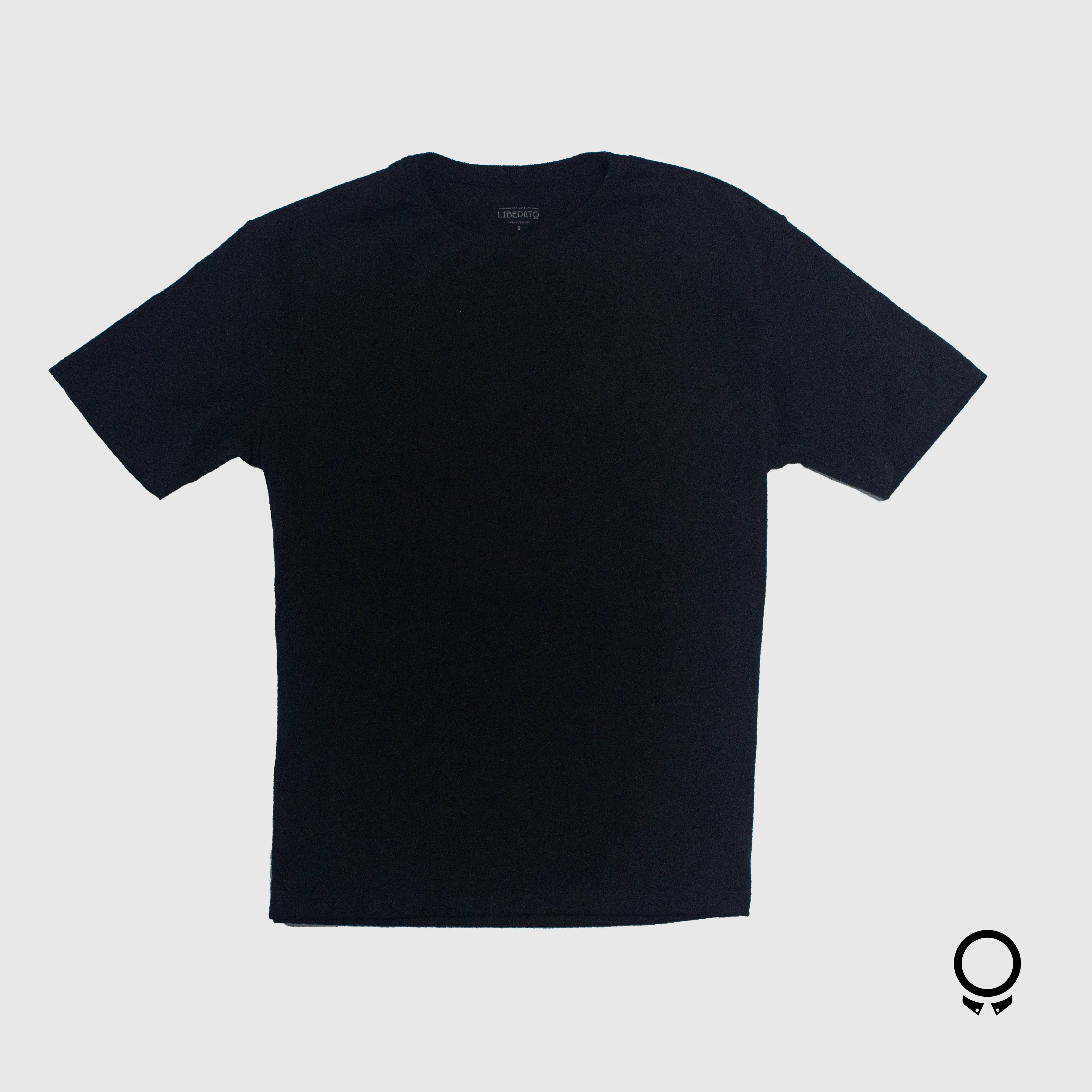 REMERA LIBERATO BASICS NEGRA OVERSIZE