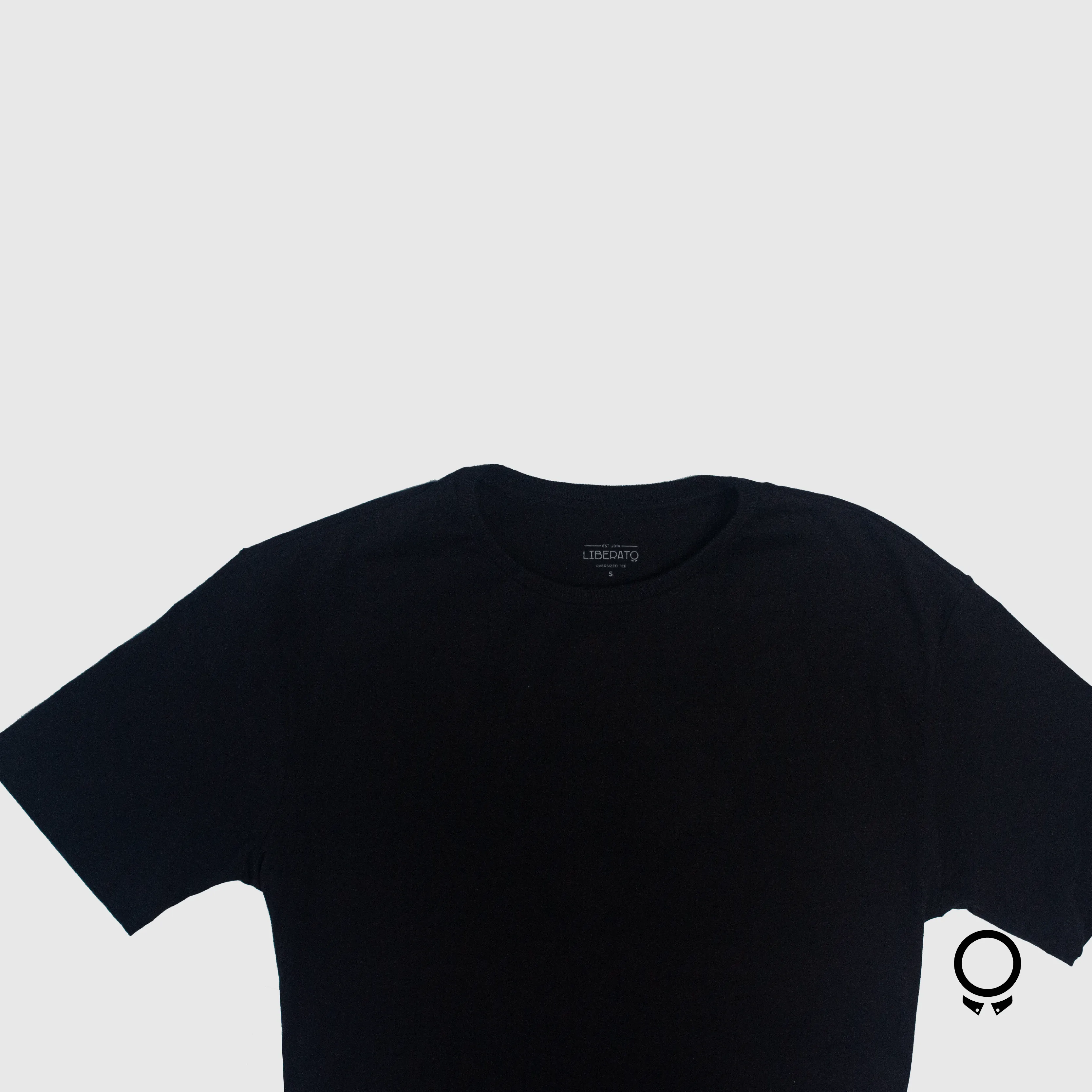 REMERA LIBERATO BASICS NEGRA OVERSIZE
