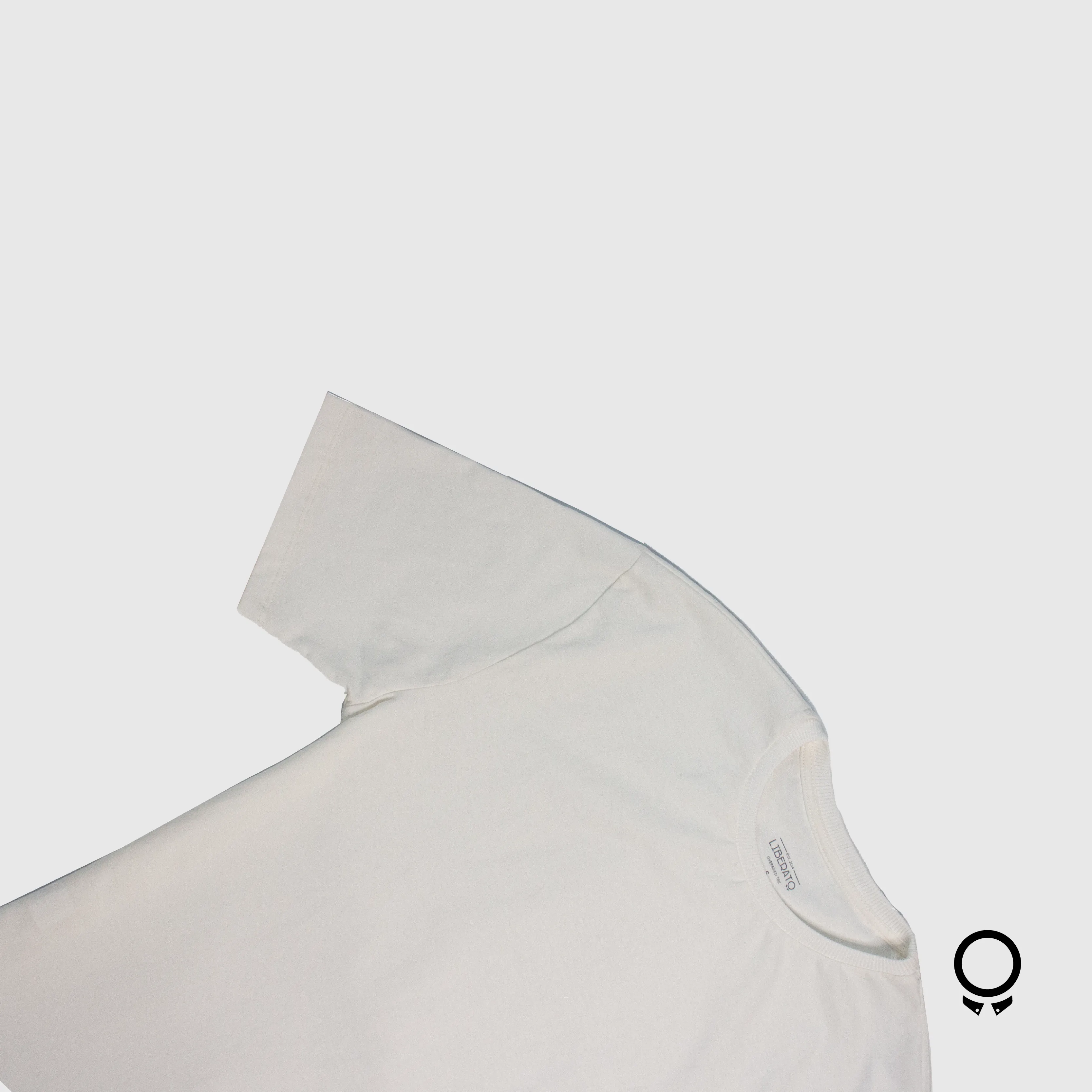 REMERA LIBERATO BASICS BLANCA OVERSIZE