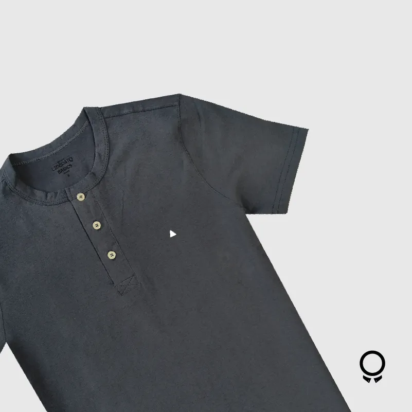 REMERA LIBERATO BASICS HENLEY NEGRA RELIEVE BLANCO