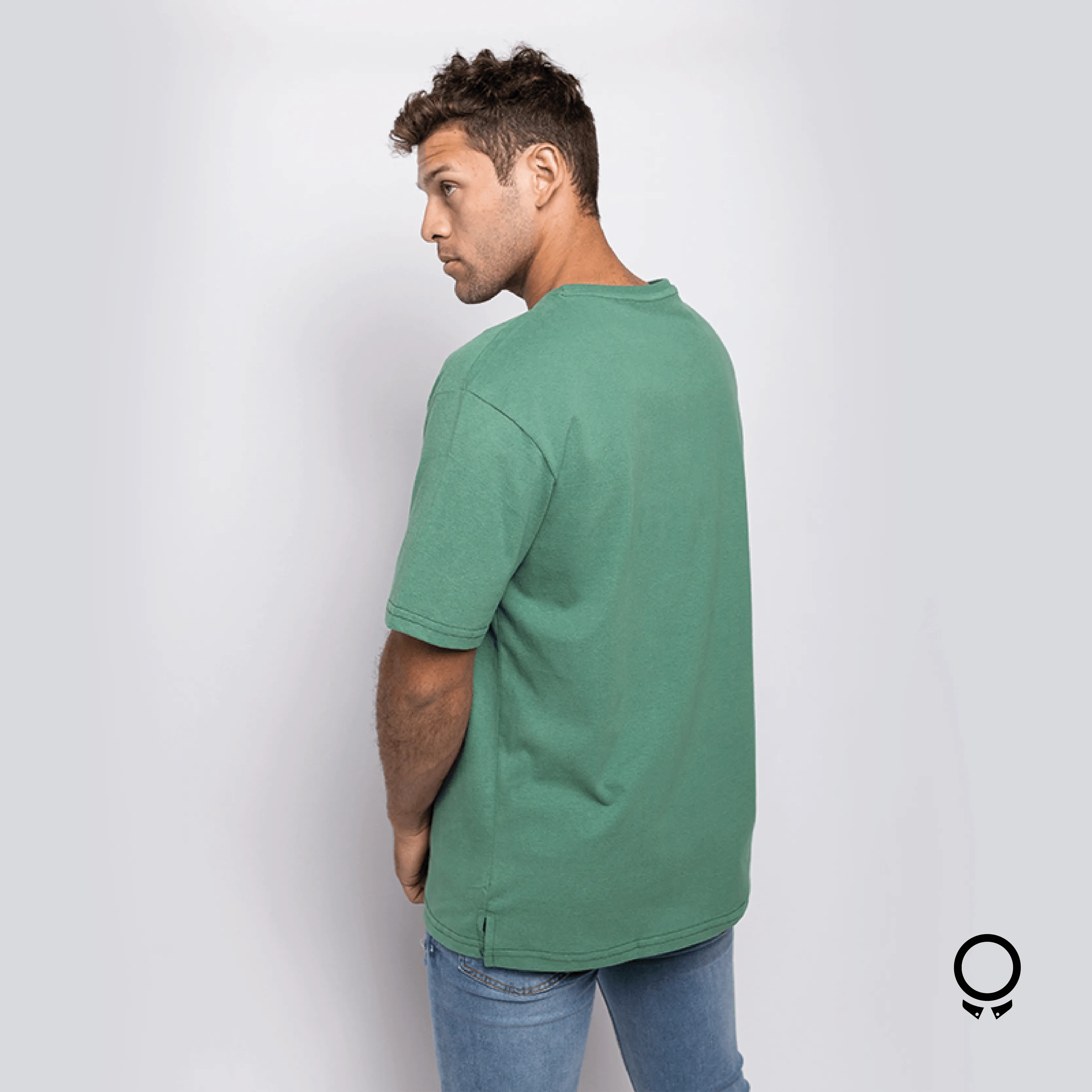 REMERA LIBERATO BASICS OVERSIZE VERDE RELIEVE AL TONO