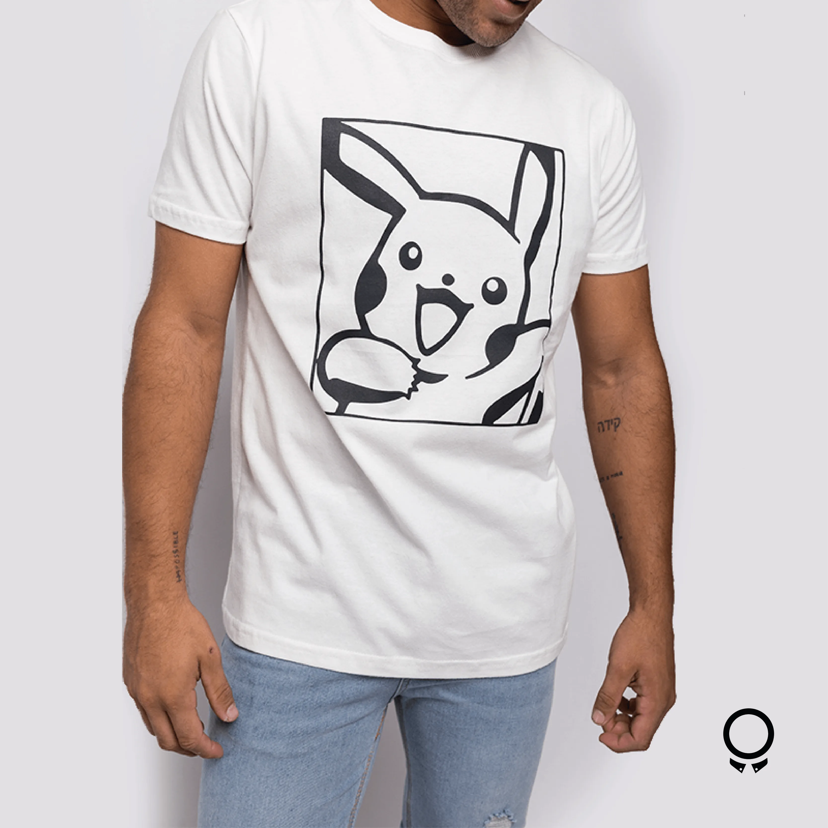 REMERA LIBERATO BASICS REGULAR FIT BLANCA PIKACHU