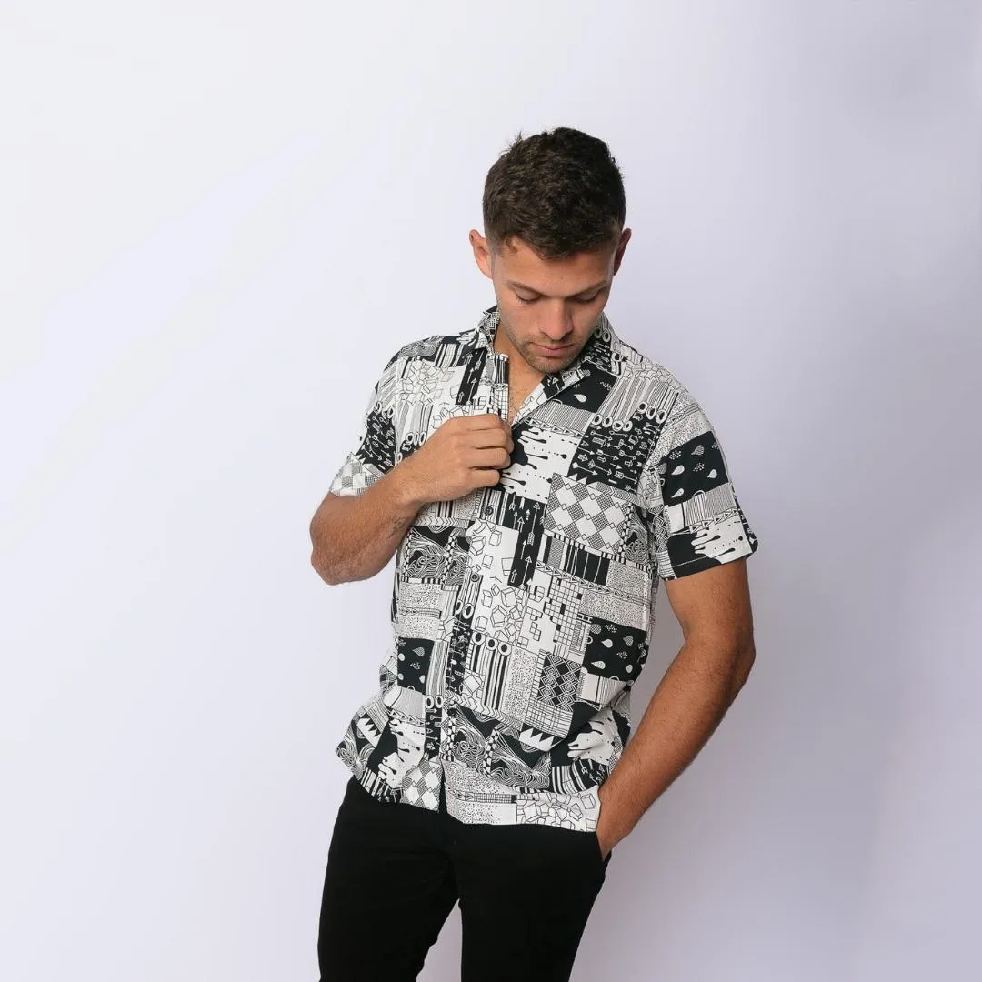CAMISA LIBERATO BASICS PLAYERA NEGRA ESTAMPADA