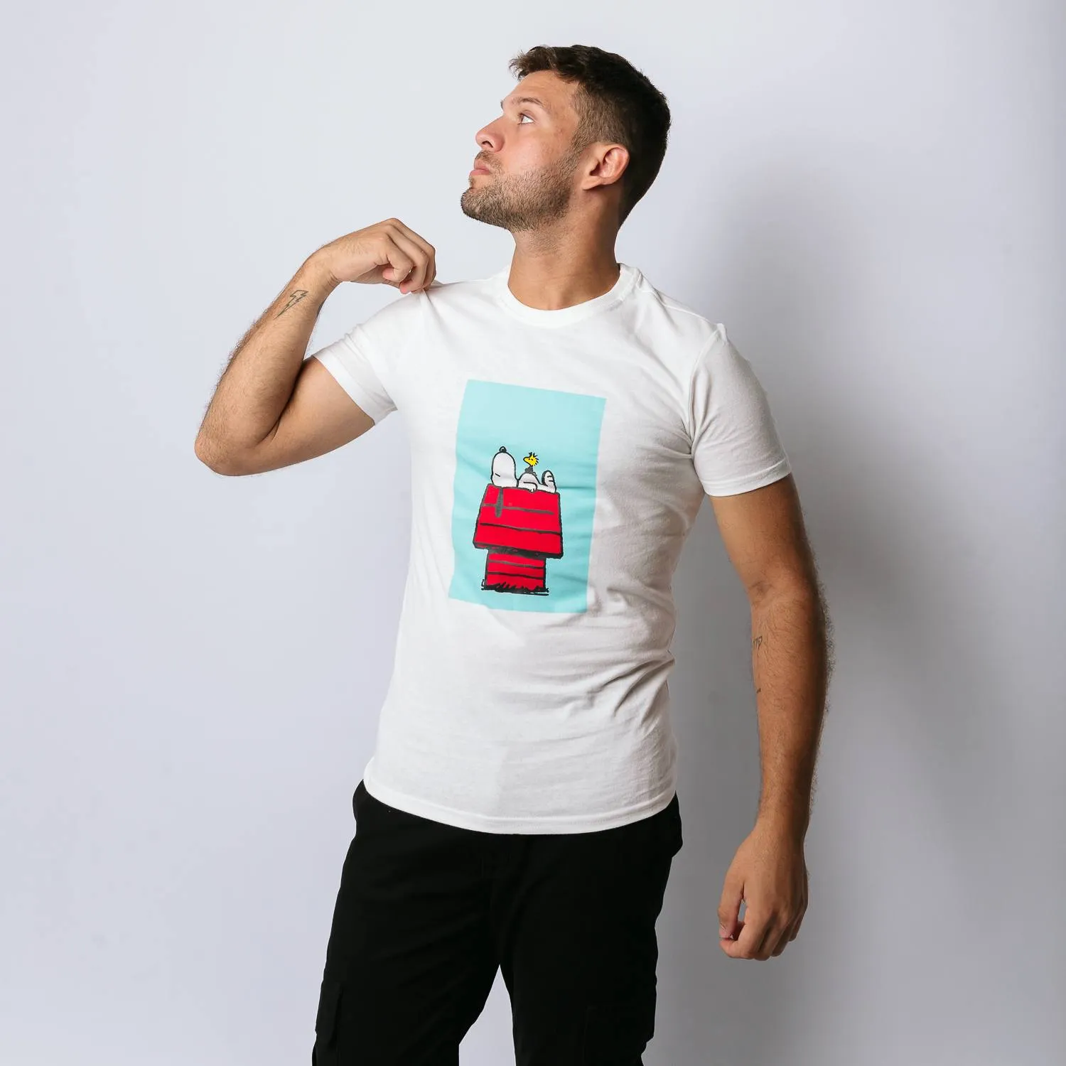 REMERA LIBERATO BASICS REGULAR FIT BLANCA SNOPPY & WOOODSTOCK