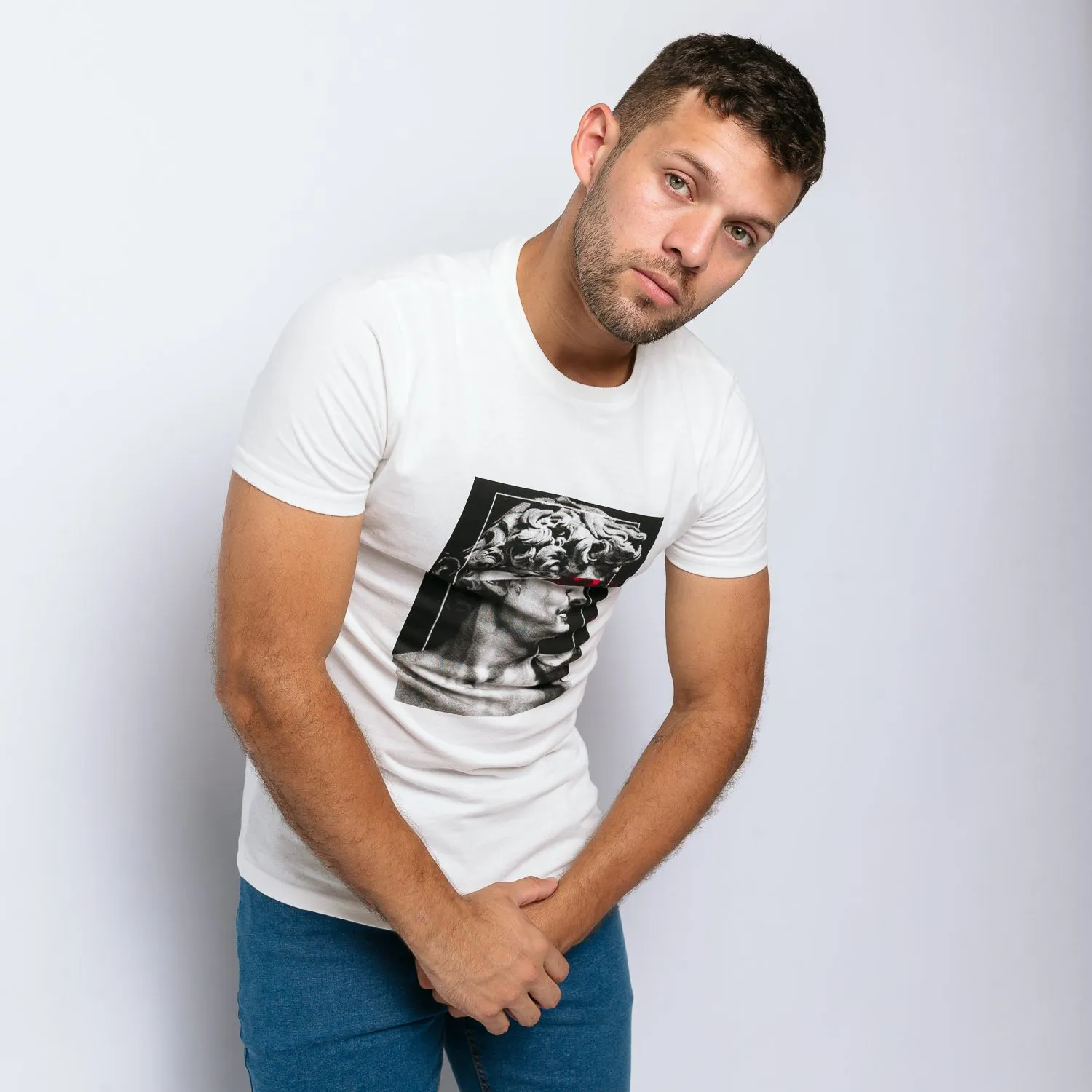 REMERA LIBERATO BASICS REGULAR FIT BLANCA THE DAVID SMOKING