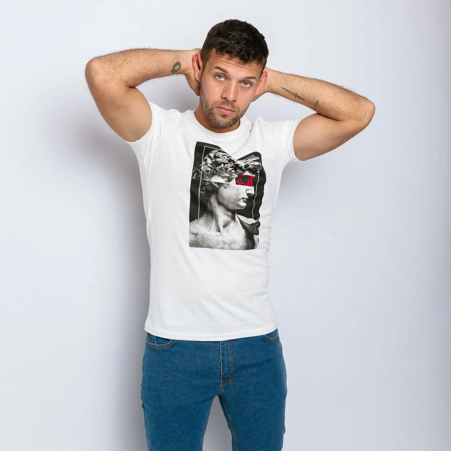 REMERA LIBERATO BASICS REGULAR FIT BLANCA THE DAVID SMOKING