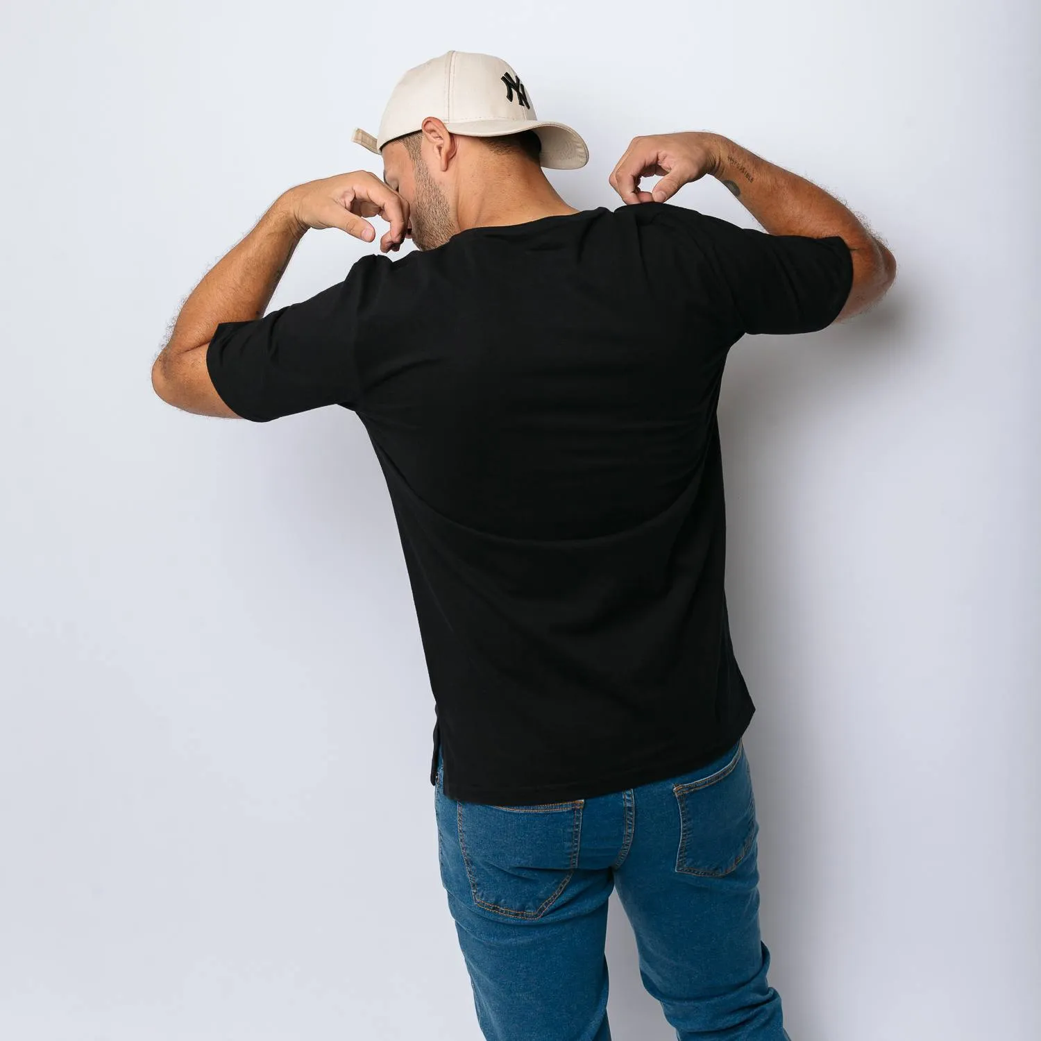 REMERA LIBERATO BASICS NEGRA SMOKING MEDUSA