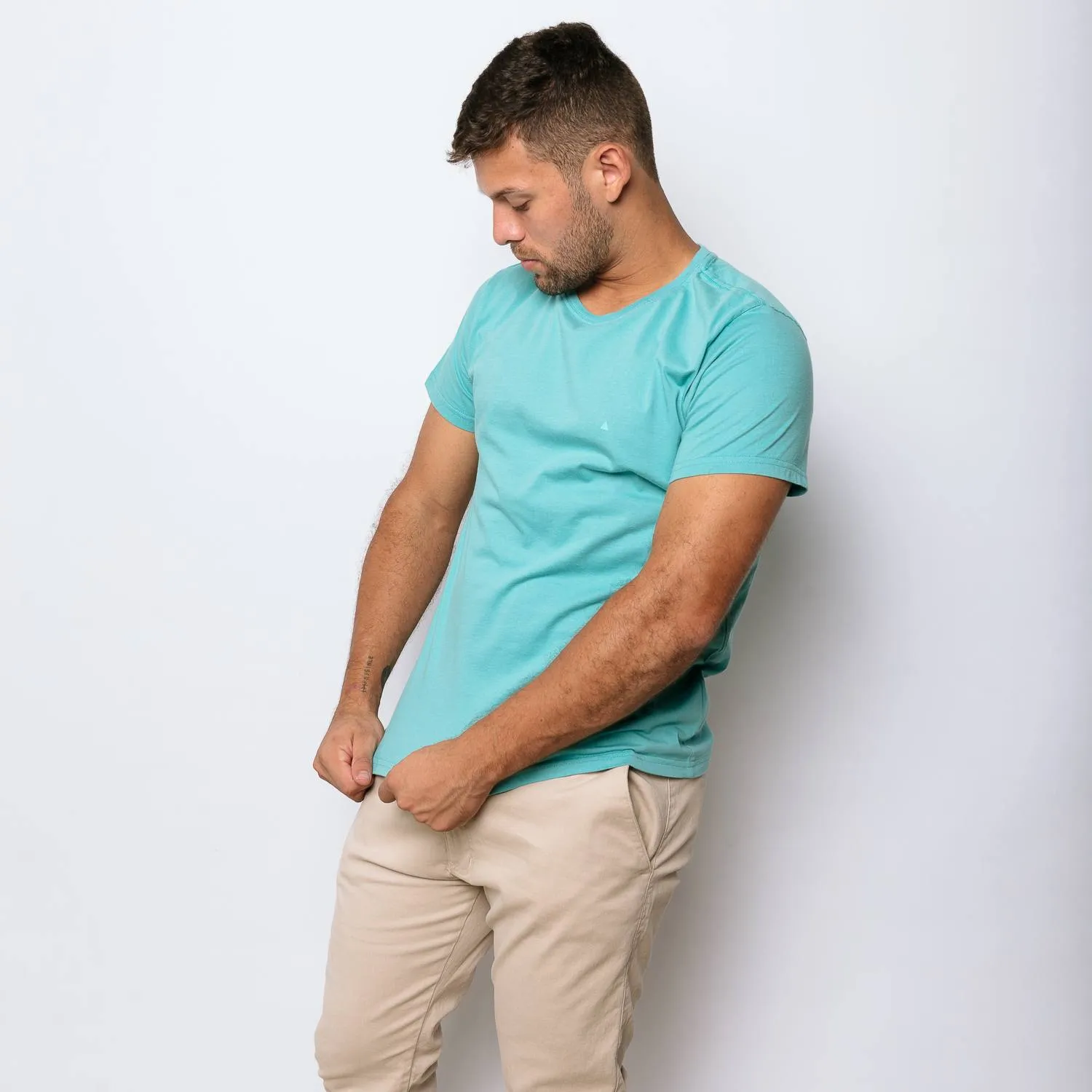 REMERA LIBERATO BASICS REGULAR FIT CELESTE